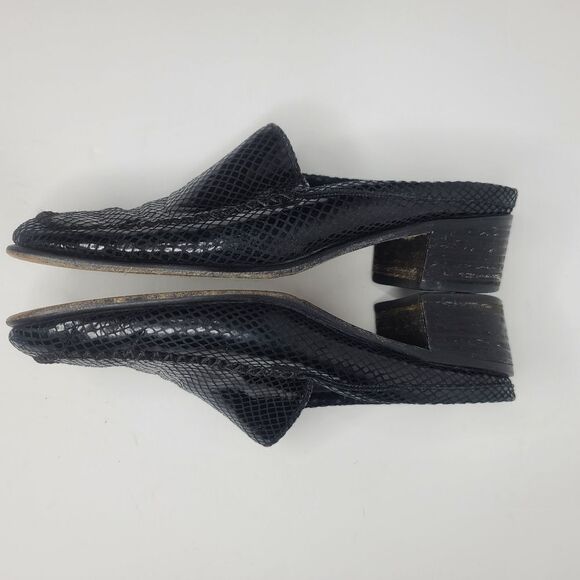 Stuart Weitzman Black Snakeskin Python Slip On Loafer 7 1/2 - Picture 3 of 16